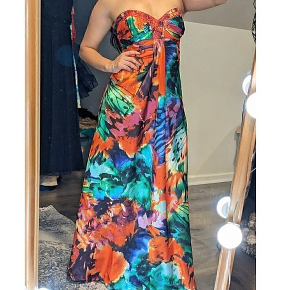 Deb Dresses & Skirts - Deb tropical elegant dress size 3/4